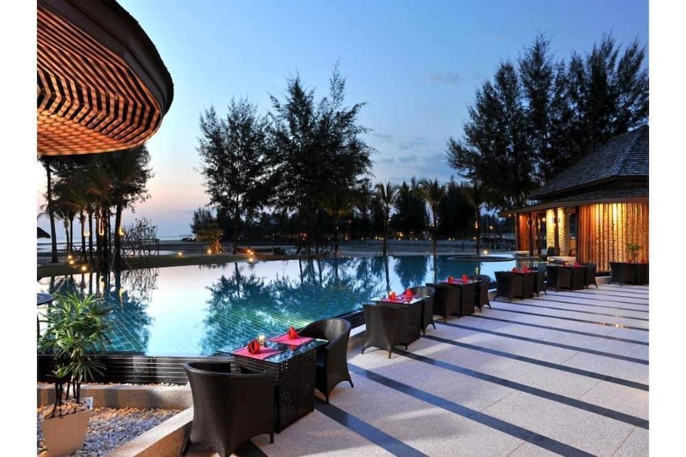 Khuk Khak Beach Villa | Jacuzzi Villa in Khao Lak with a romantic outdoor Jacuzzi JV#12