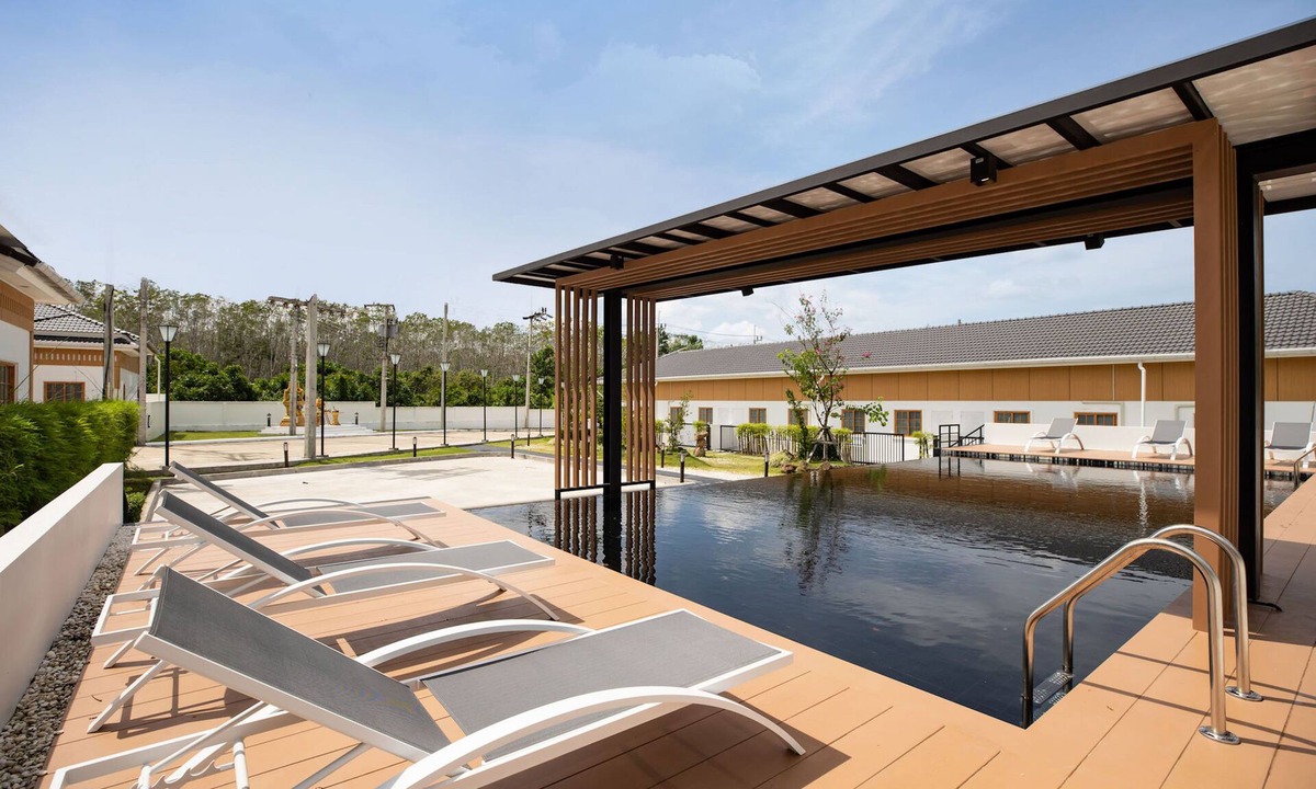 Thep Kasattri Villa | Japanese Style Villa Sunrise Garden B190