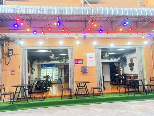 Ban Phan Thom Hostel | JC home 刘 先 生