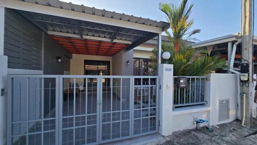 Sa Khu Resort | Joyful House Naiyang beach