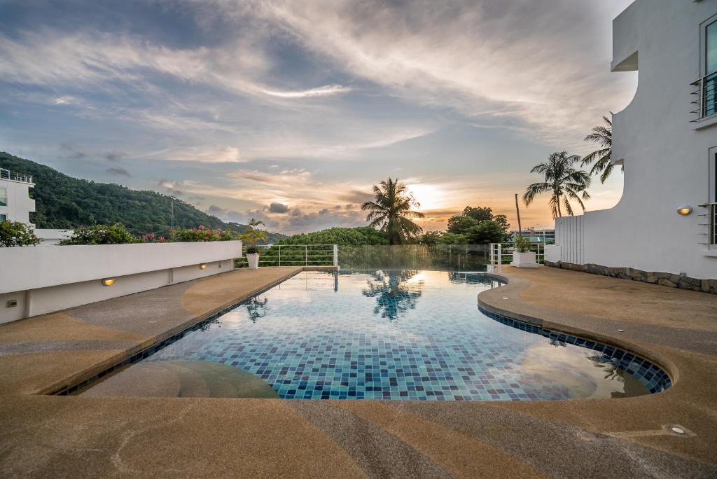 Kata Apartment | Kata Ocean View condominium by Lofty