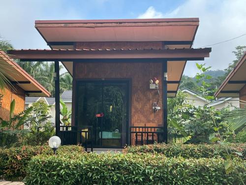 Khlong Sok House | KhaoSok blue mountain