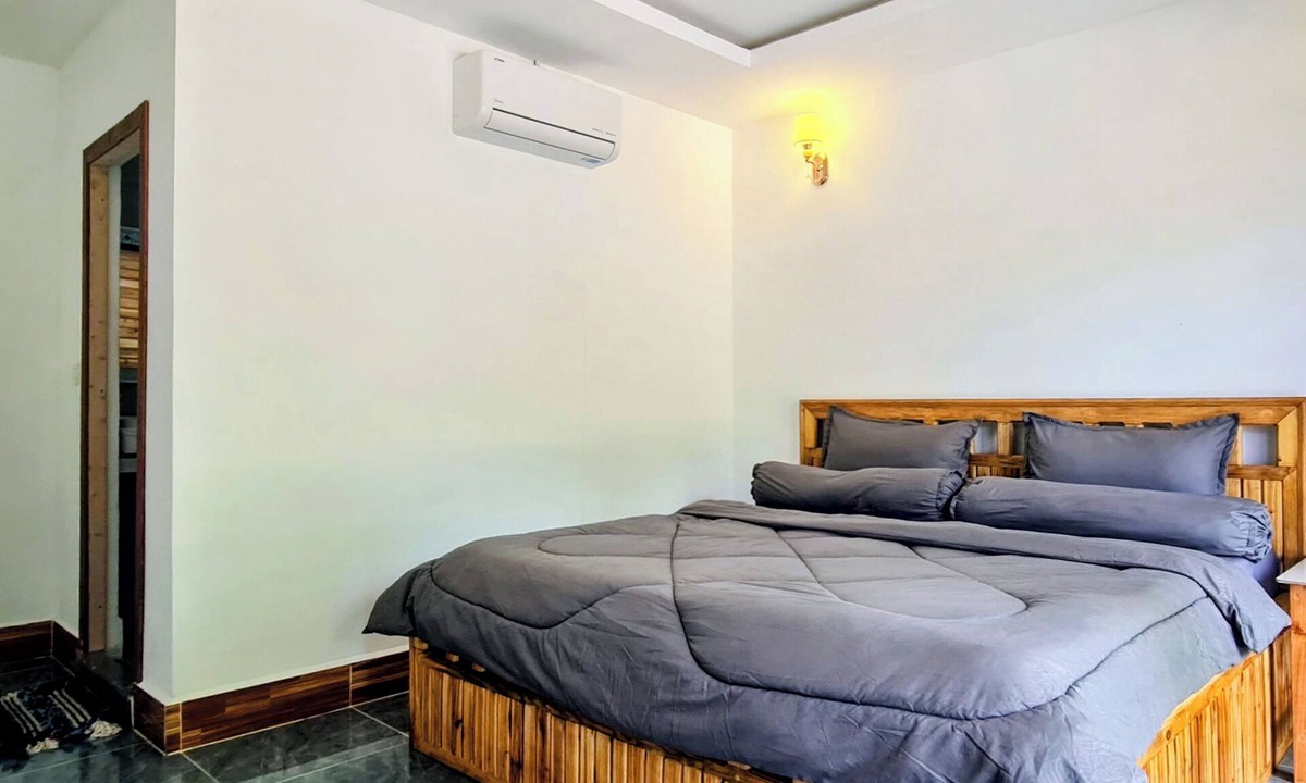 Koh Rong Bed & Breakfast | Koh Rong Lagoon Bar And Restaurant