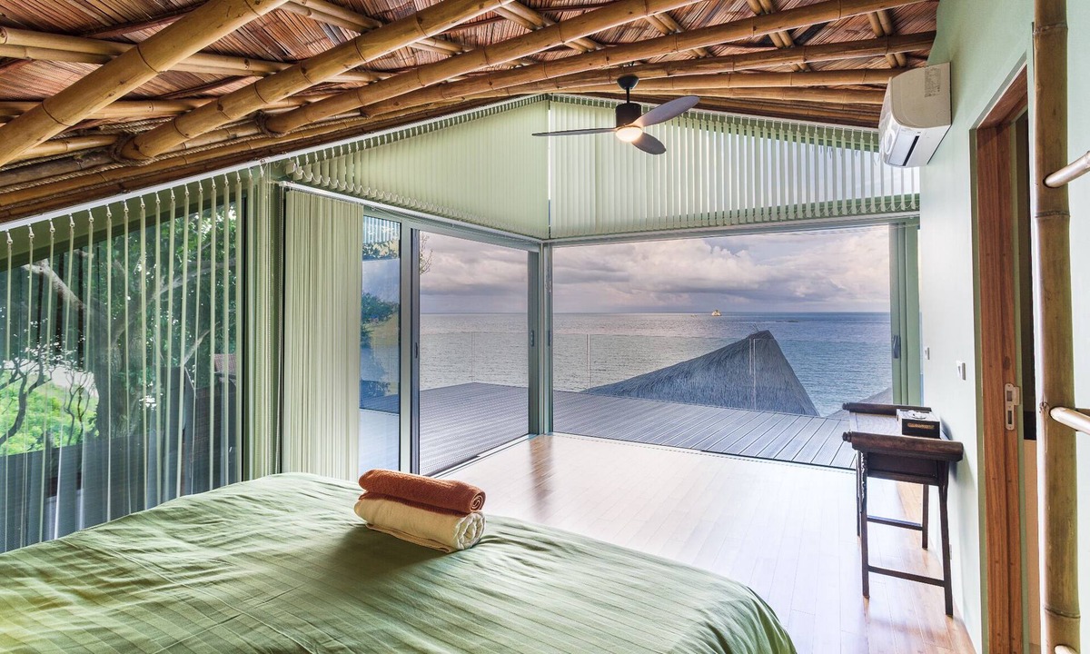 Moo 5 House | Koh Samui Dramatic Oceanfront Villa w/180° Seaview