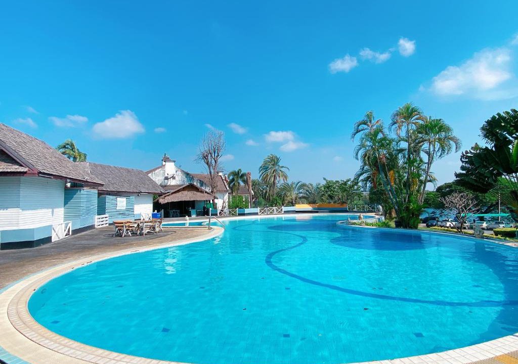 Pak Thong Chai Resort | Korat Country Club Golf and Resort