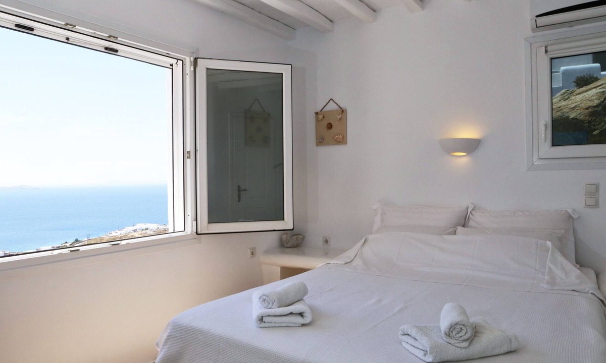 Agios Stefanos House | La Maison Blanche