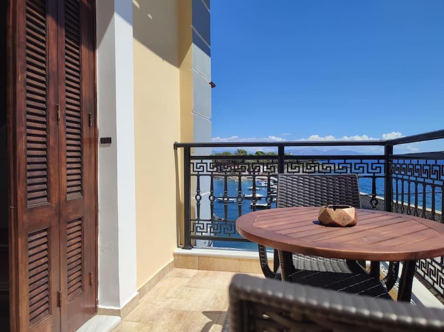 Gythio Apartment | La mer
