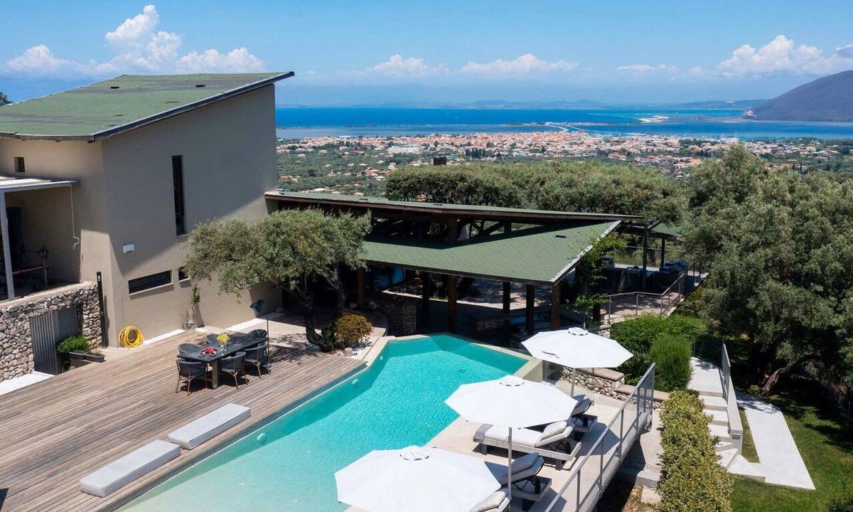 Apolpaina Villa | Lavish Lefkada Villa | Villa Kendra | 4 Bedrooms | Private Outdoor Pool |.