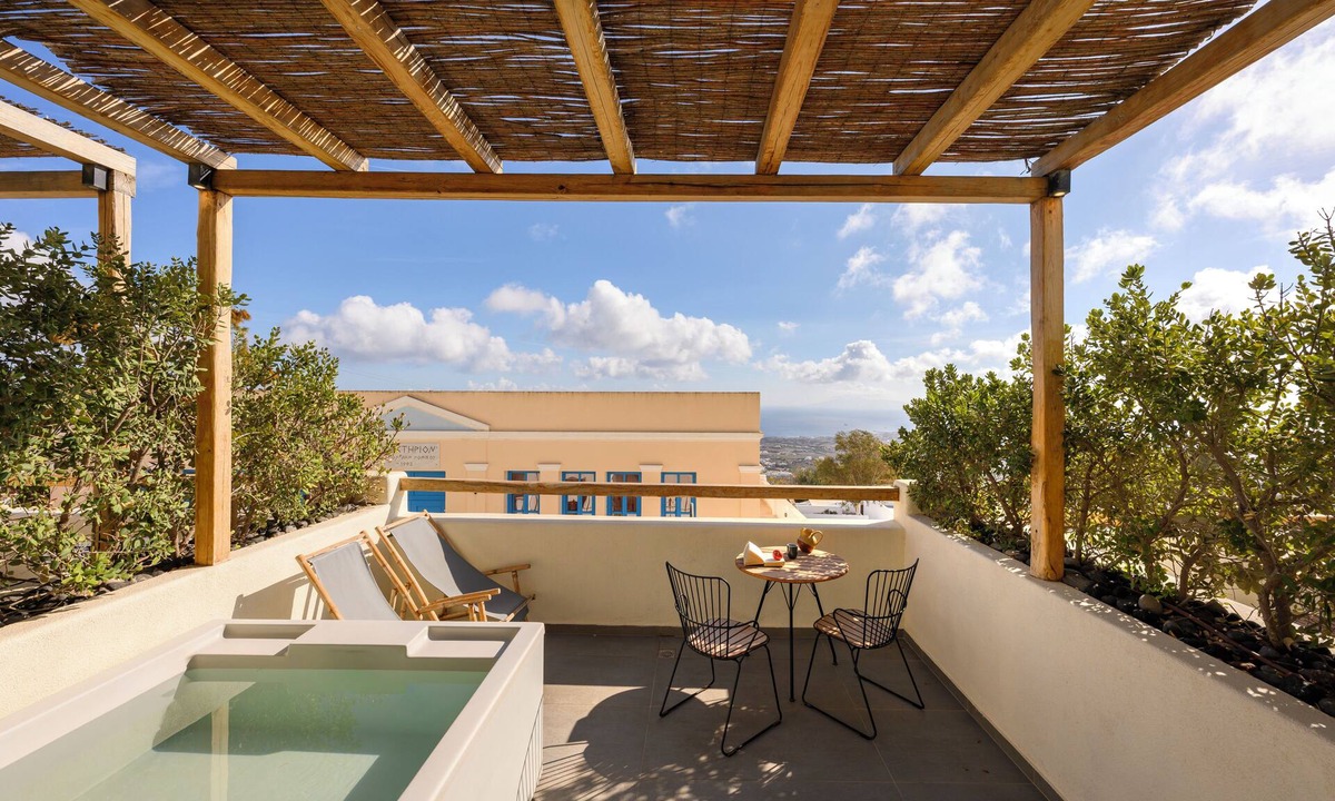 Fira House | Lemon Suites Santorini