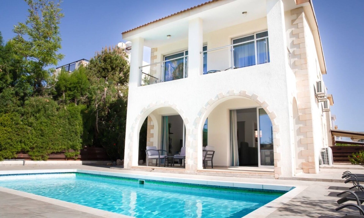 Paphos Villa | Lighthouse Villa | Central | Close to Beach