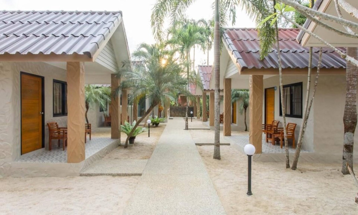 Khuekkhak Hotel | Lightplus Khao Lak