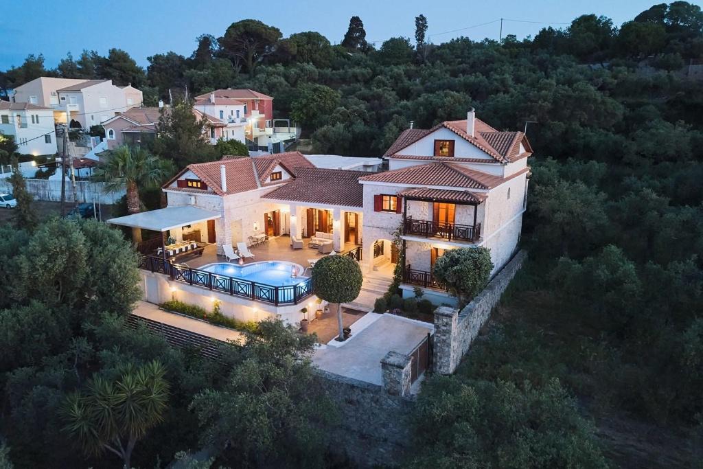 Akrotiri Villa | Lila's Luxury Villa