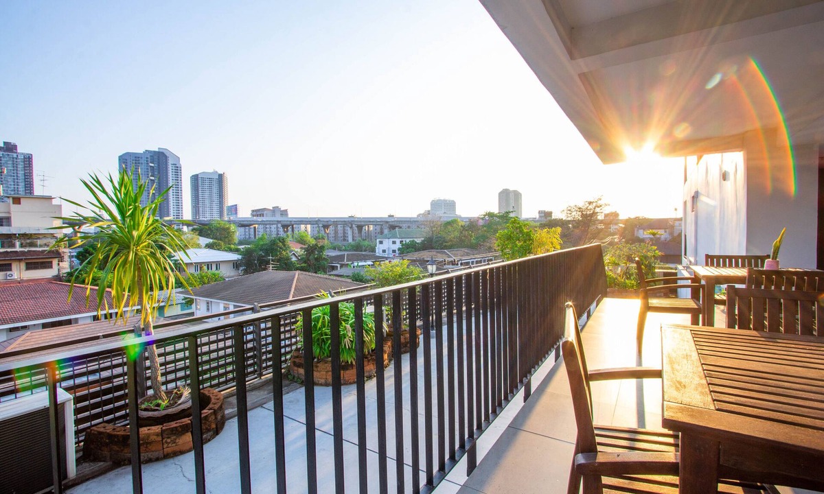 Bang Na Hotel | Lily Hotel Bangkok