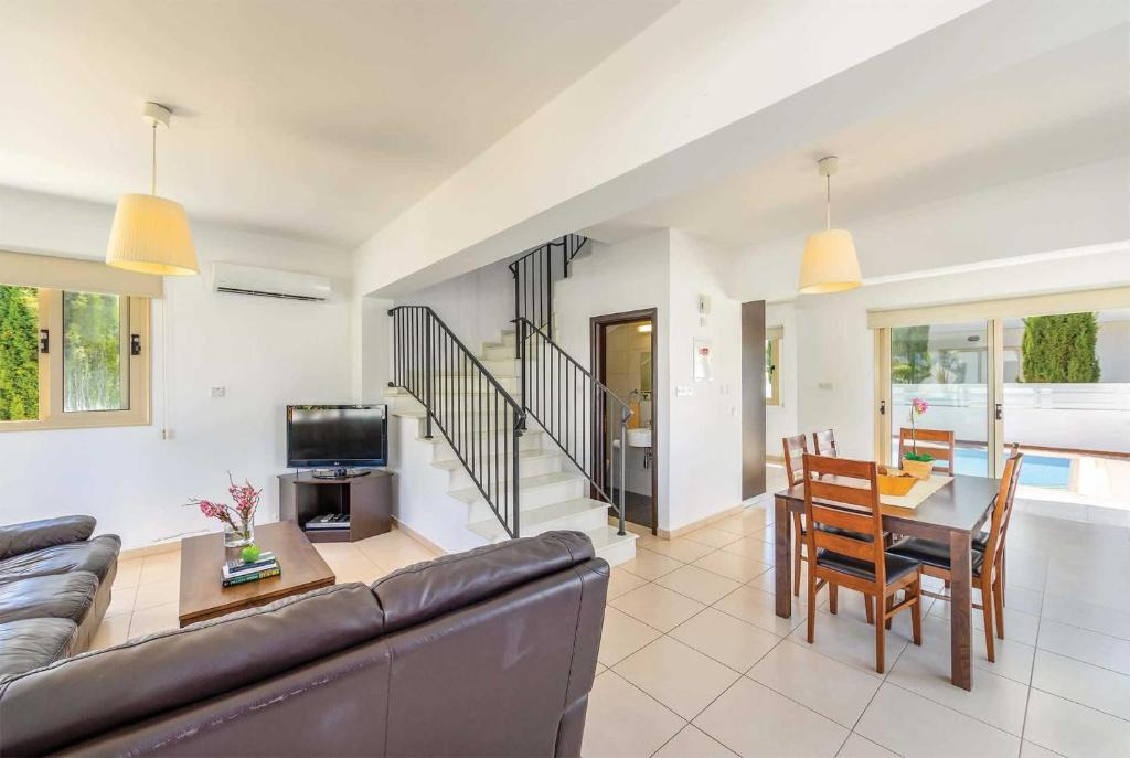 Pernera Villa | Lily Palm