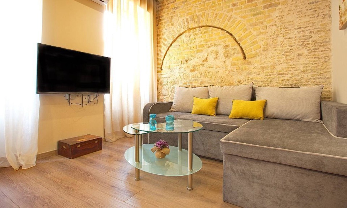 Old Town Apartment | Liston Piazza Suite - renovated apartment in the heart of Corfu Old Town