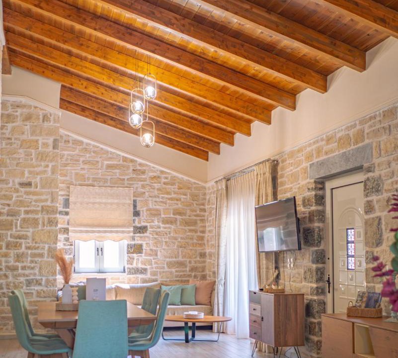 Houdetsi Villa | Lithic Oikos
