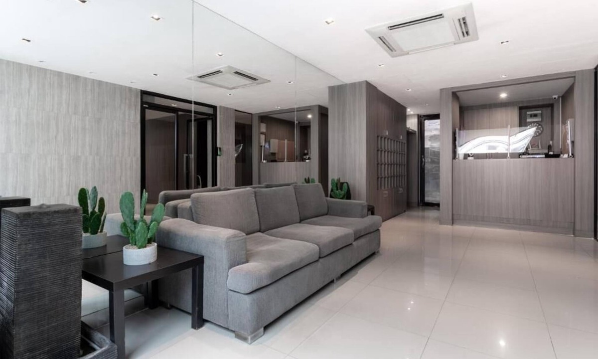 Thanon Phetchaburi Hotel | LKN Residence