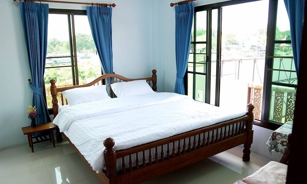 Ayutthaya House | Loy Manee House