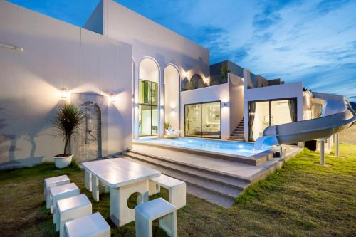 Cha-am Villa | Lucky Pool Villa Cha-am