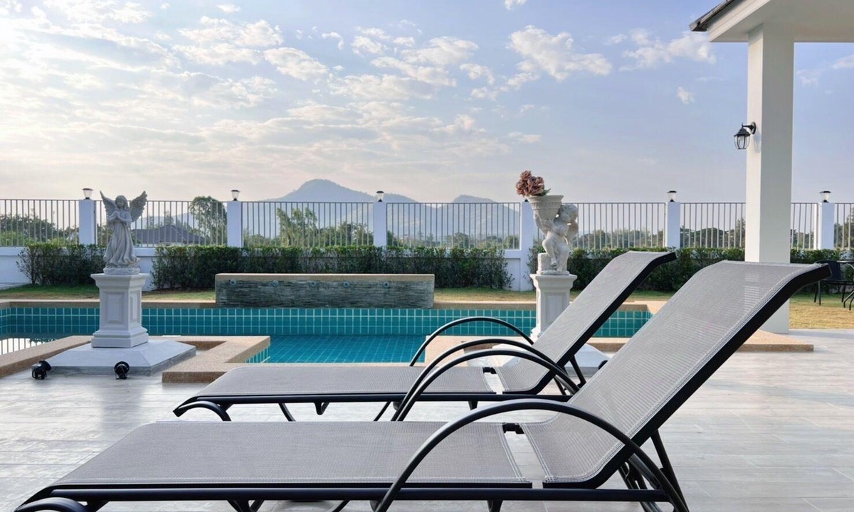 Nong Kae Villa | Luxurious 4-Bedroom Pool Villa with Best Mountain Views