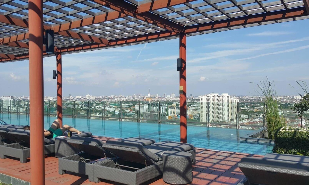 Bang Na Apartment | Luxurious1BR-Next to BTS-Rooftop pool