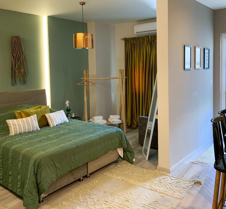 Zavlani Apartment | Luxury-1Bed Apartment with Porch in Greece