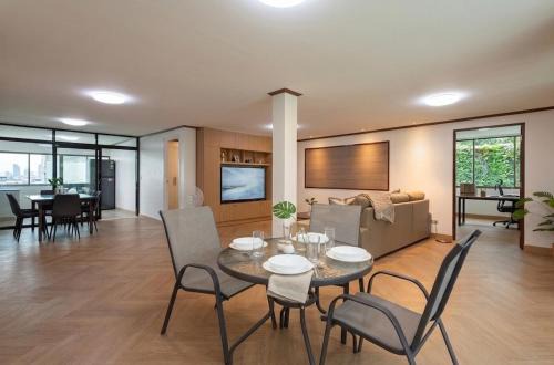 Khlong Tan Apartment | Luxury 3BR 230sqm 5 min to BTS Sukhumvit 26