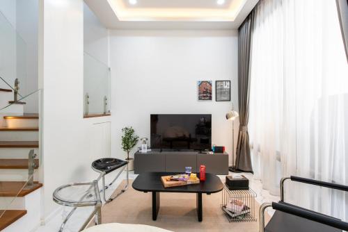 Khlong Toei Nuea Villa | Luxury 4BR Game Room Near BTS Asok Nana