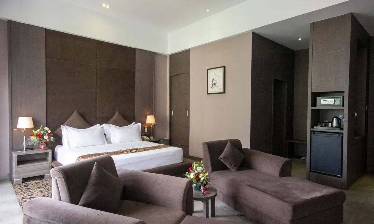 Tuol Kouk Hotel | LUXURY Hotel