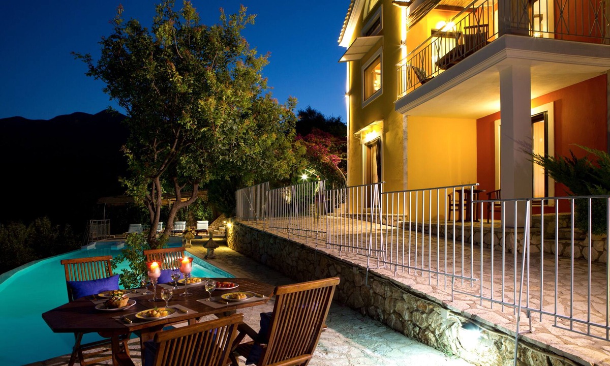 Nidri Villa | Luxury villa overlooking the sea with private pool-Villa Rose