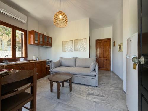 Kato Stalos Hotel | Lyria Hotel Apartments