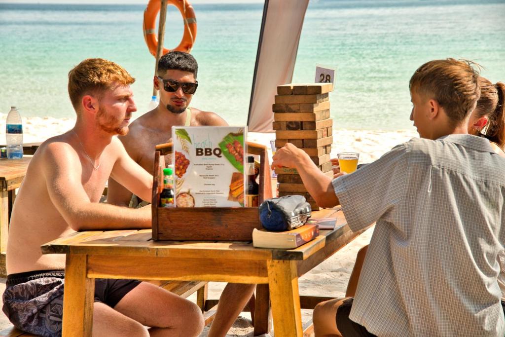 Koh Rong Hostel | Mad Monkey Koh Rong