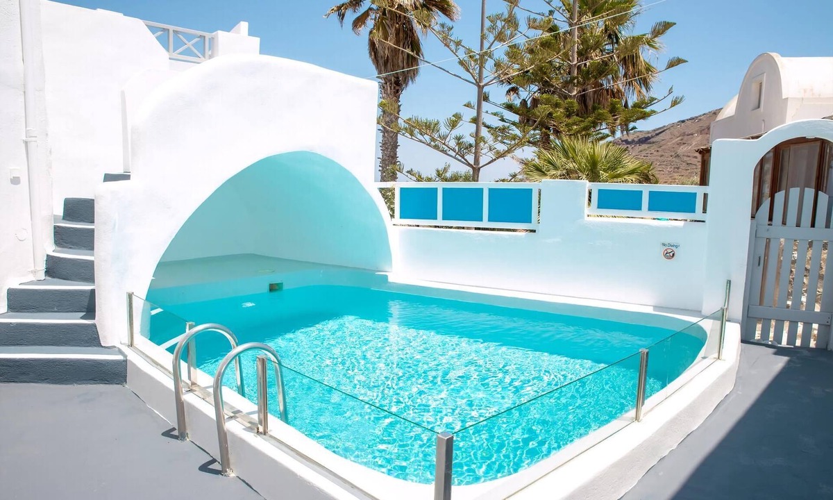 Oia Villa | Magical Santorini Villa | 1 Bedroom | Cave Suite | Beautiful Sea Views