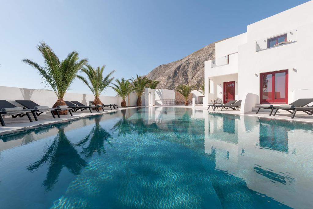 Kamari Hotel | MAR n MAR CROWN HOTEL-SUITES