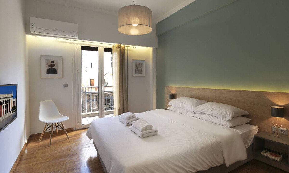 Mousio Apartment | Marnis10 3rd Modern Haven near Archaeological Muse