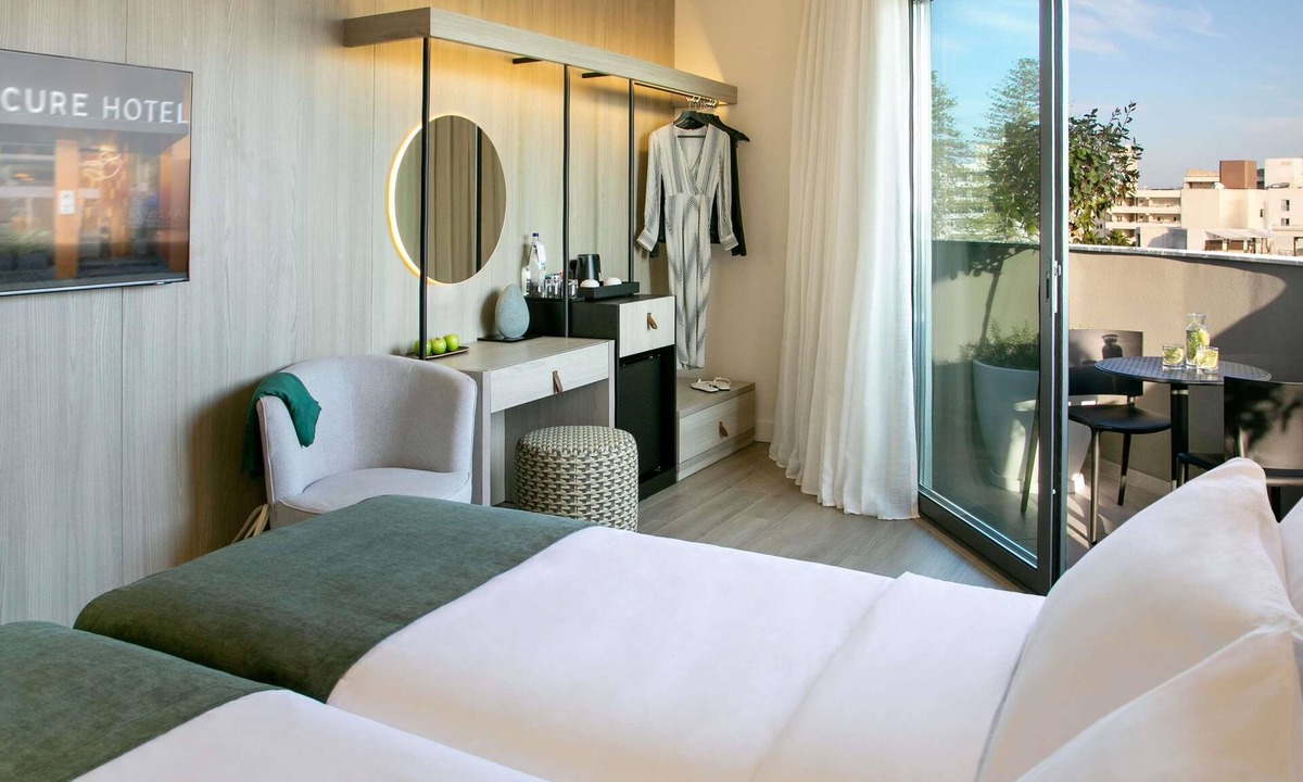 Larnaca City Centre Hotel | Mercure Larnaca Finikoudes Beach