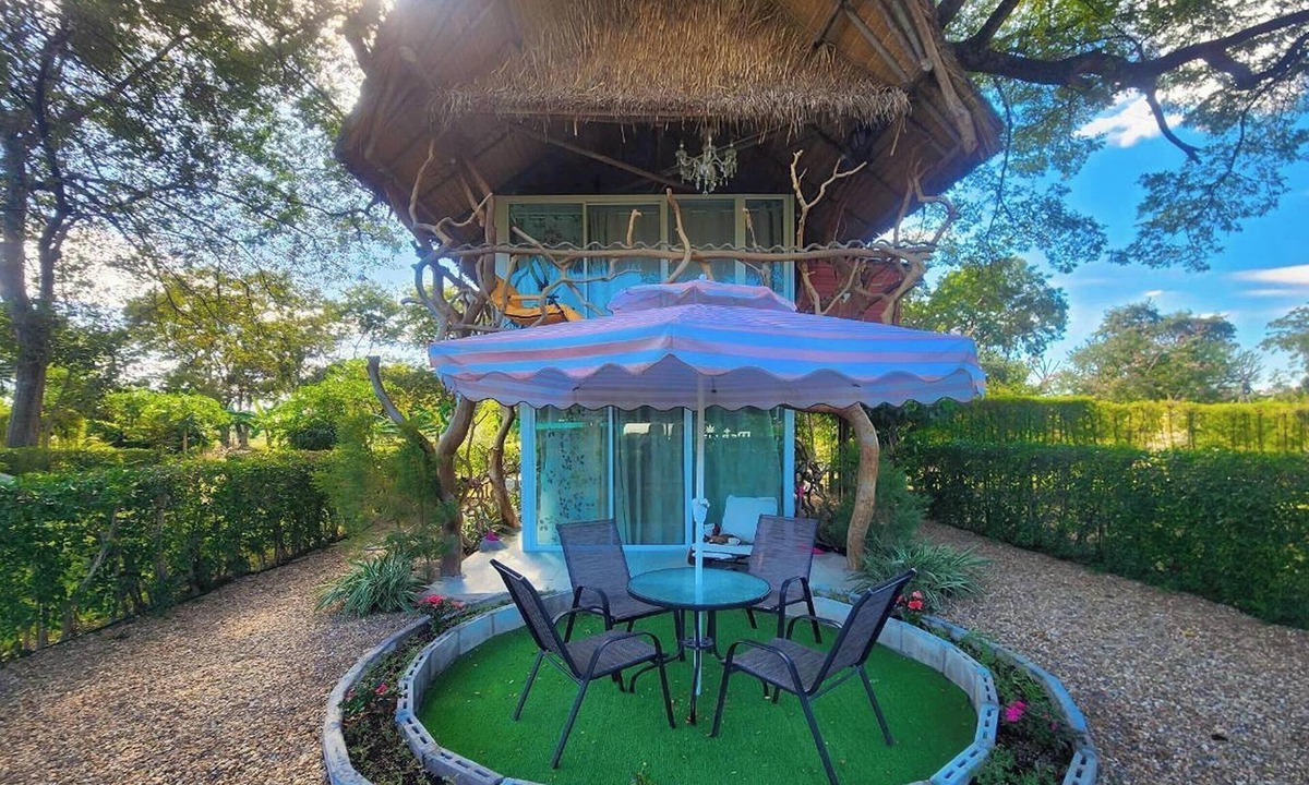 Kanchanaburi Hotel | Merlin Hut & Farm