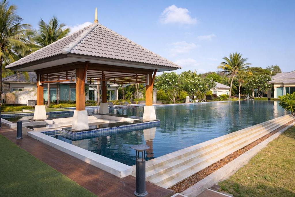 Rayong Apartment | Mimi House 3BR in Rayong Near Mae Ramphueng Beach