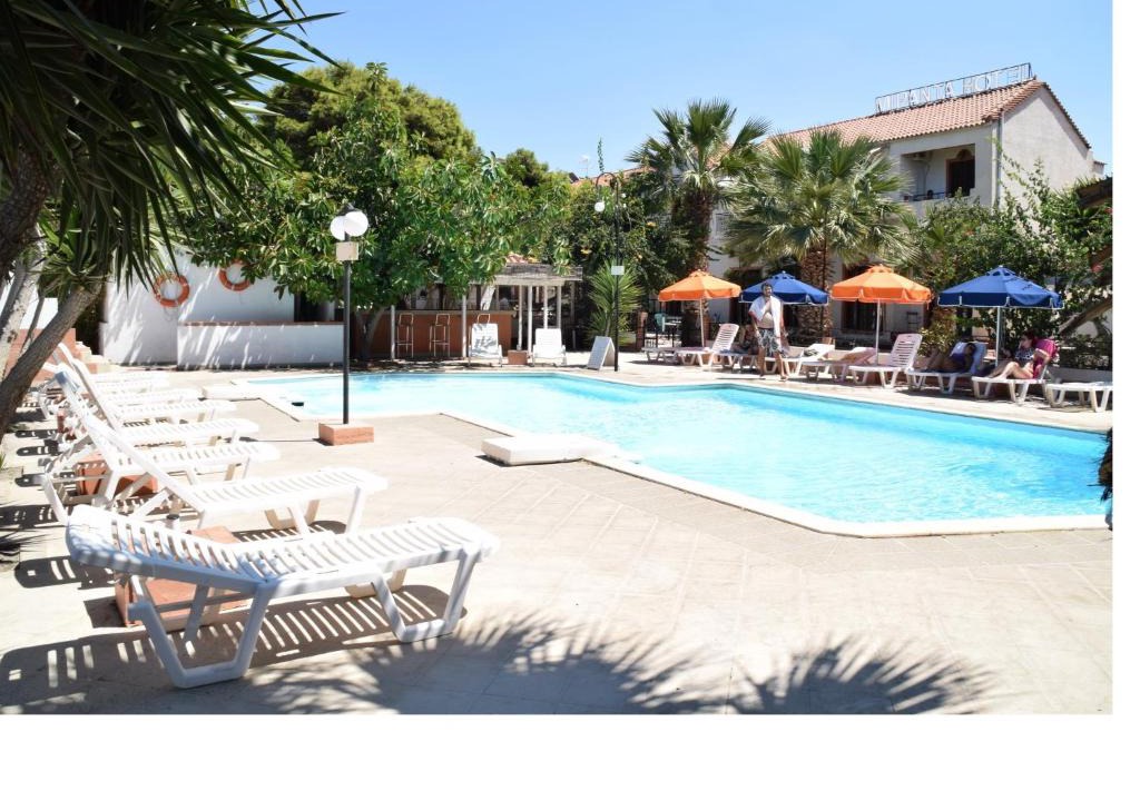 Aegina Town Hotel | Miranta Hotel - Apartments & Studios