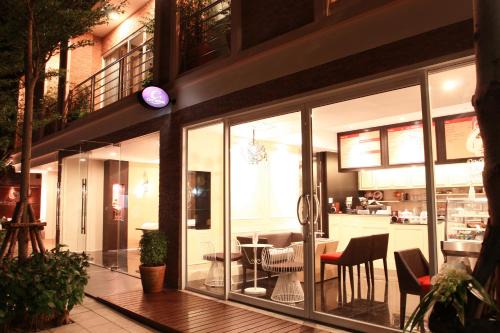 Embassy District Hotel | Mirth Sathorn Hotel