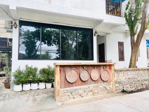Rayong House | Miss Hong House