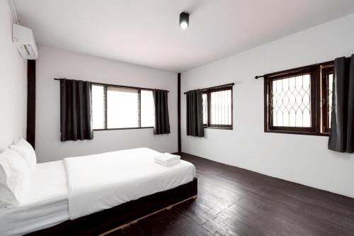 Wat Bowon Niwet Apartment | Mitr Inn Khaosan - มิตร อินน์ ตรอกข้าวสาร