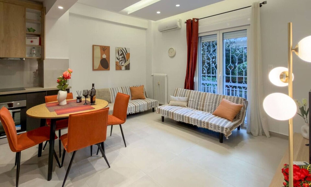 Palaio Faliro Apartment | Modern 2BR Garden Apartment in Faliro | Sleeps 5