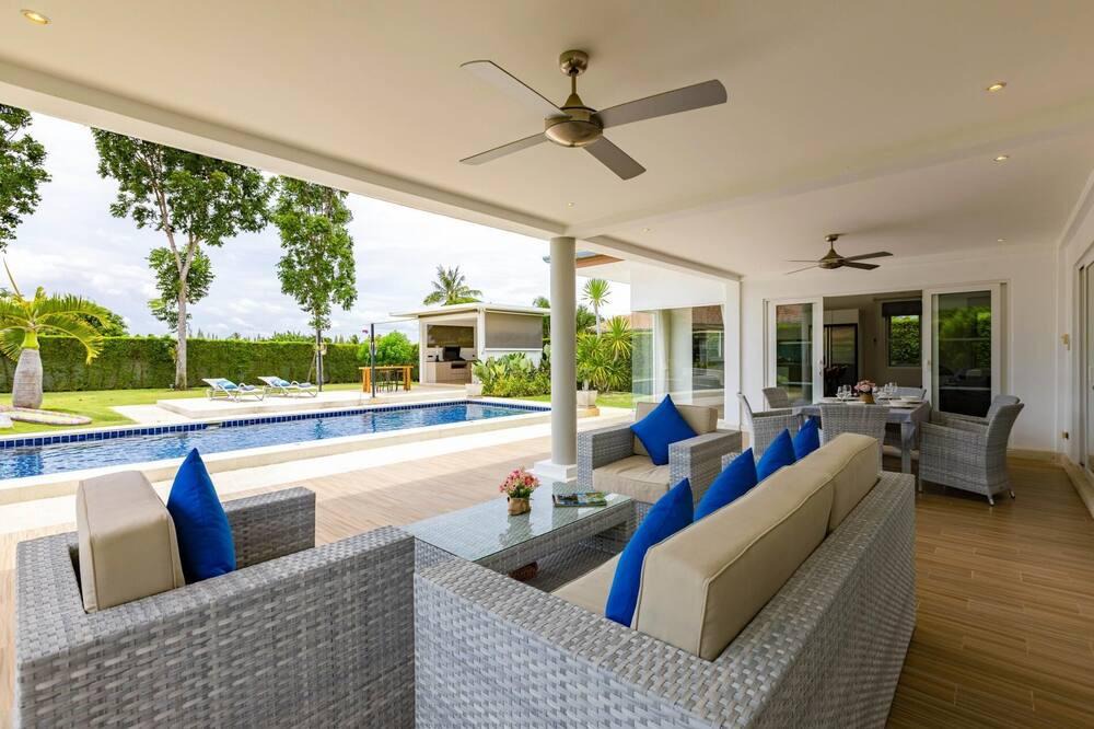 Hua Hin Villa | Modern 3 Bedroom Pool Villa! (MP22)