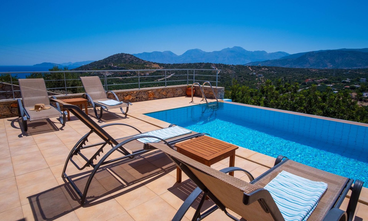 Agios Nikolaos Town House | Modern hilltop villa with pool near Agios Nikolaos