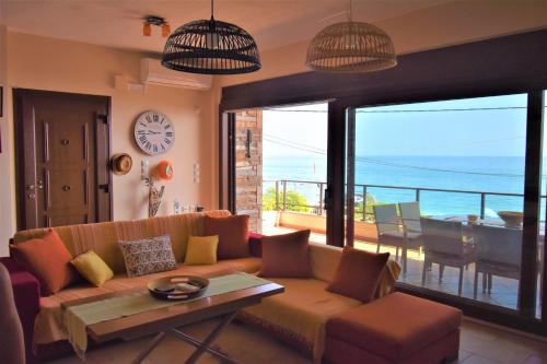 Agia House | Modern seaside maisonette 130 m2 Oikia Litsas Paliouria Larissas