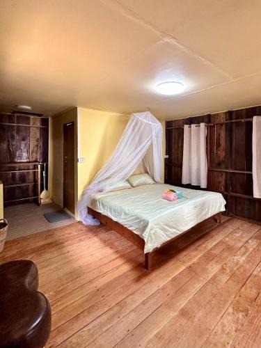 Ranong Ski Chalet | Moonshine Phayam beach resort & restaurant