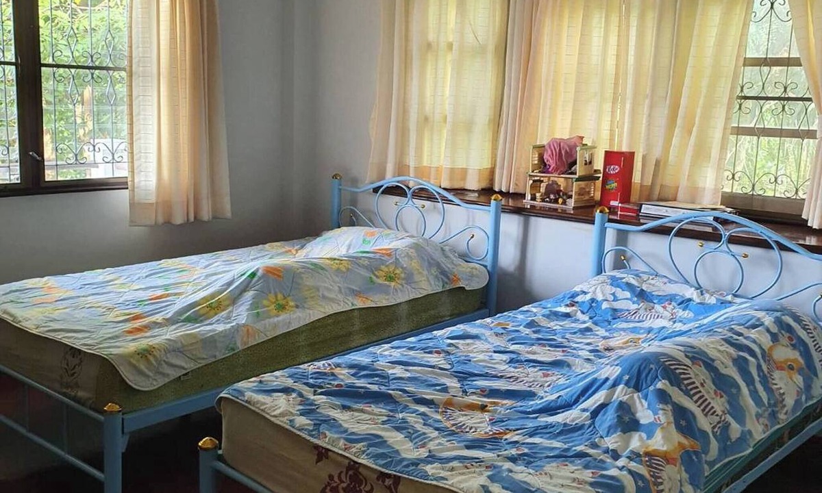 Phetchaburi House | Mountain Front Family Home Big Balcony For 4 Rare Birds, Bikes