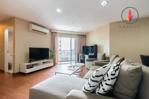 Rama 9 Apartment | MRT rame9 Jodd Fairs night market, walk for a few minutes, two bedrooms and two bathrooms
