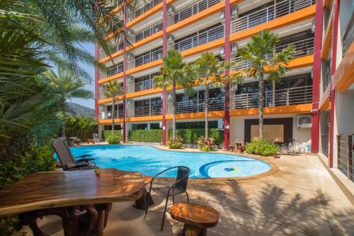 Nai Harn Apartment | NARA Condo 1BR Pool View NBC Nai Harn